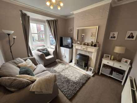 38 Queens Road, Chadderton, OL9 9HS, Image 4