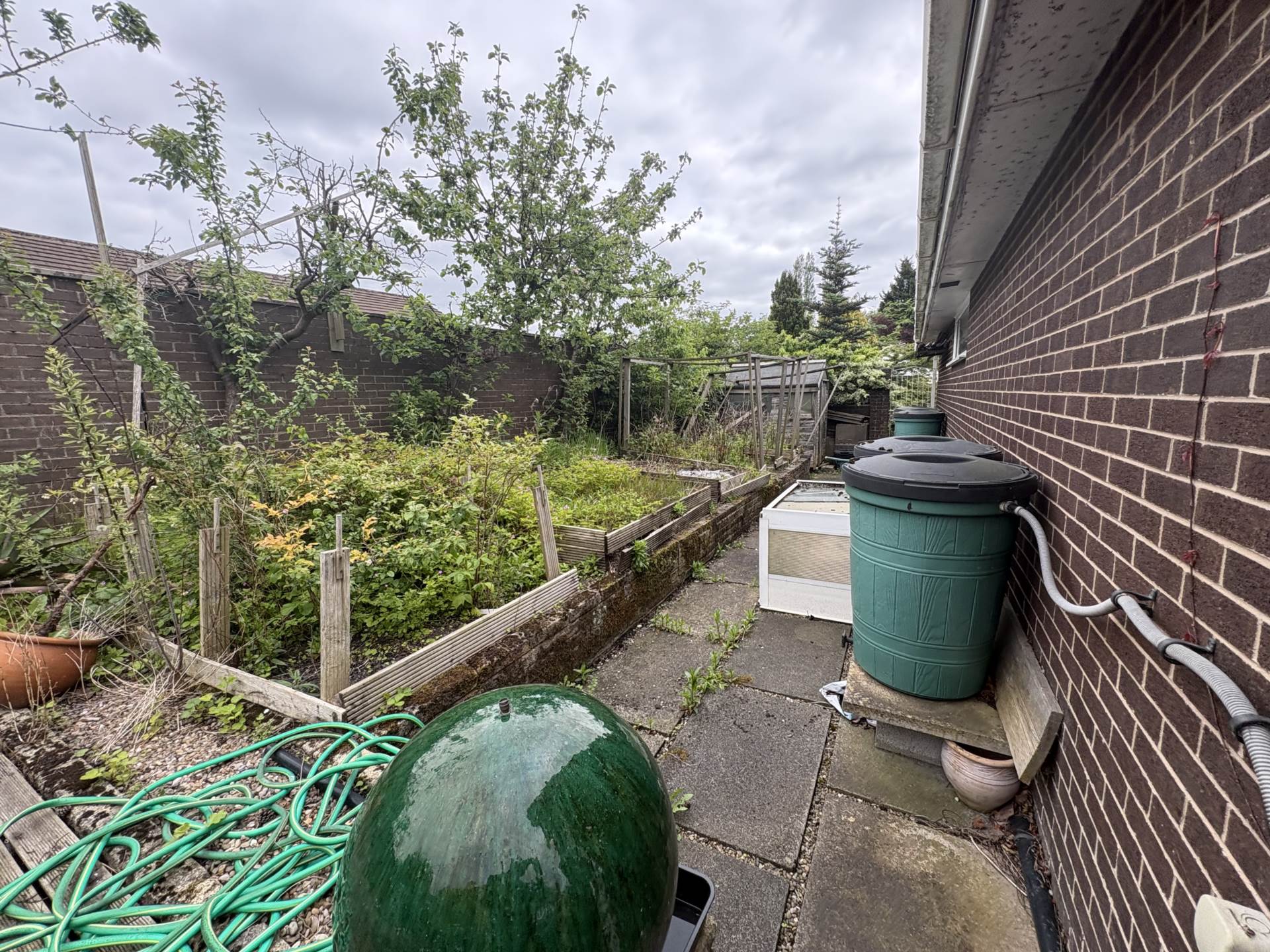 111 Green Lane, Oldham, Image 21