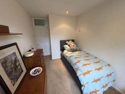 111 Green Lane, Oldham, Image 13