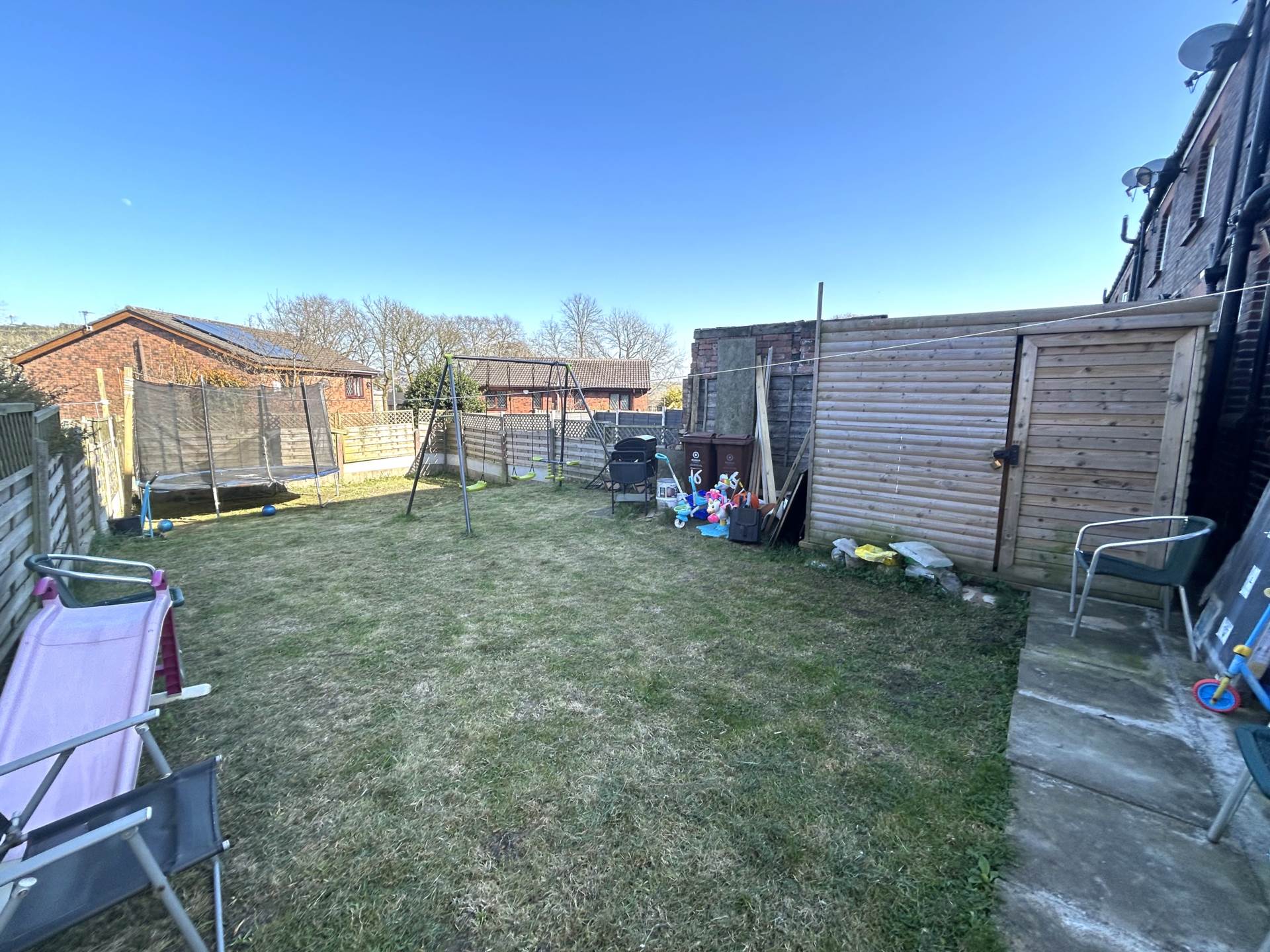 16 Linden Avenue, Oldham, OL4 2EW, Image 2