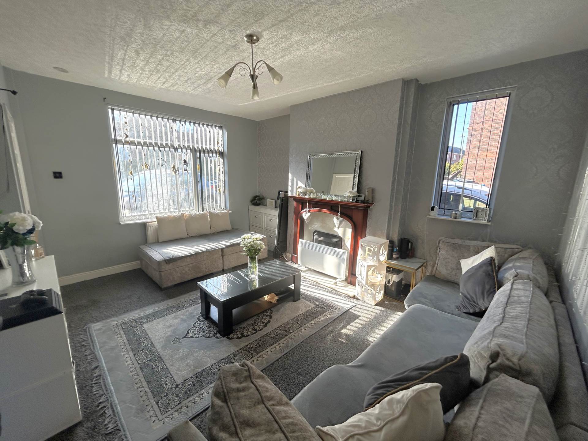 16 Linden Avenue, Oldham, OL4 2EW, Image 4