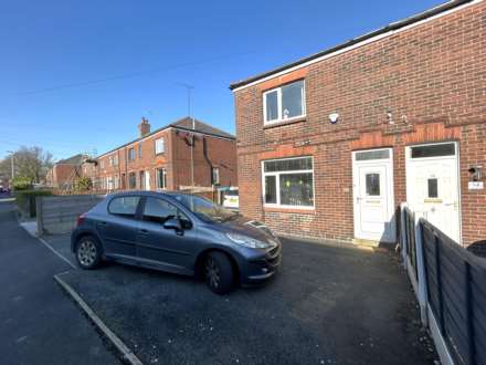 16 Linden Avenue, Oldham, OL4 2EW, Image 1
