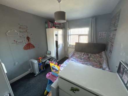 16 Linden Avenue, Oldham, OL4 2EW, Image 11