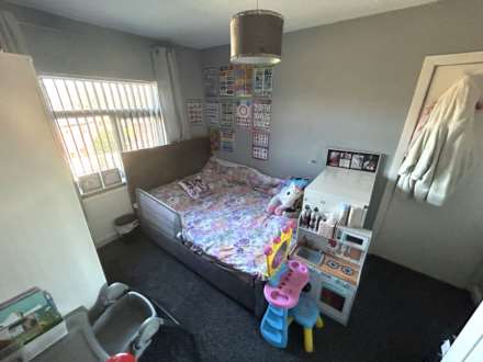 16 Linden Avenue, Oldham, OL4 2EW, Image 12