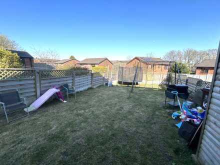16 Linden Avenue, Oldham, OL4 2EW, Image 14