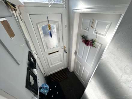 16 Linden Avenue, Oldham, OL4 2EW, Image 5