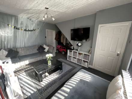 16 Linden Avenue, Oldham, OL4 2EW, Image 6