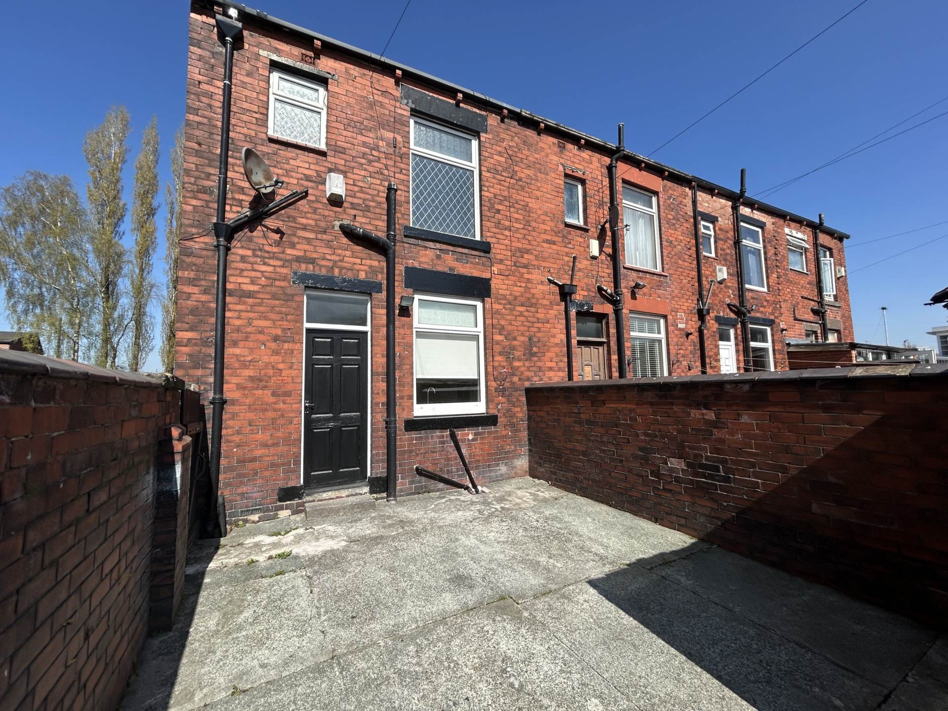 25 Andrew Street, Chadderton, OL9 0JN, Image 2