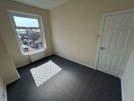 25 Andrew Street, Chadderton, OL9 0JN, Image 10
