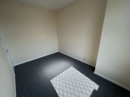25 Andrew Street, Chadderton, OL9 0JN, Image 11
