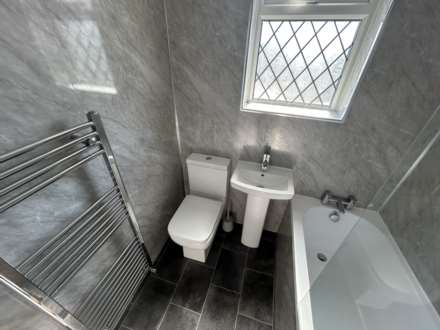 25 Andrew Street, Chadderton, OL9 0JN, Image 12