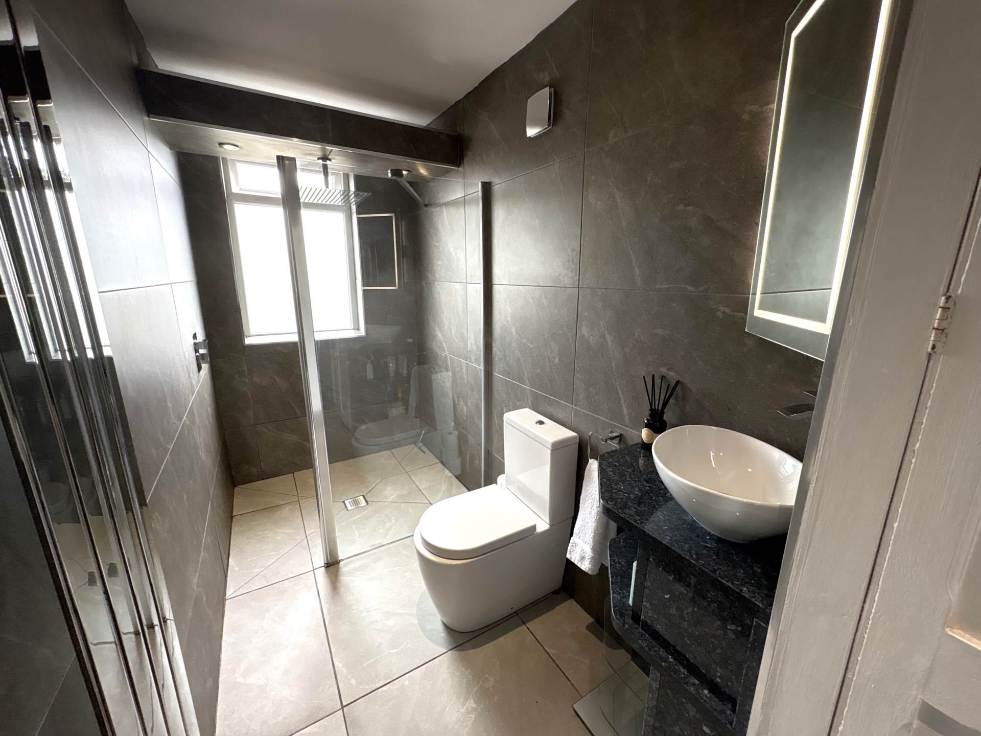 5 Hill Top, Chadderton, OL1 2SB, Image 28