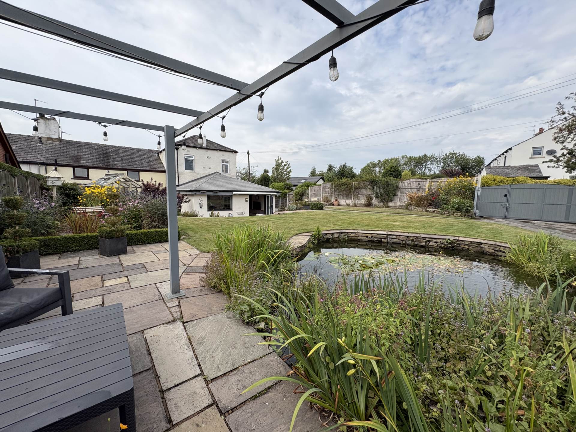 5 Hill Top, Chadderton, OL1 2SB, Image 38