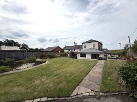 5 Hill Top, Chadderton, OL1 2SB, Image 2