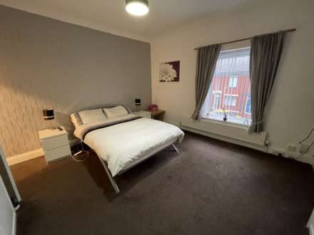 223 Denton Lane, Chadderton, OL9 9DG, Image 11