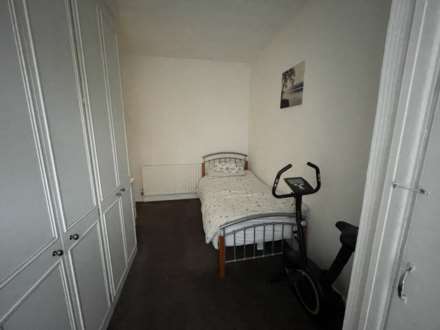 223 Denton Lane, Chadderton, OL9 9DG, Image 9