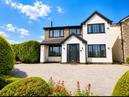 17 Cathedral Road, Chadderton, Image 1