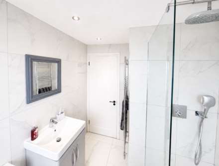 17 Cathedral Road, Chadderton, Image 25