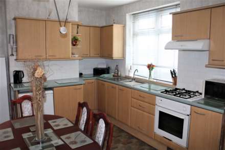 Fields New Road, Chadderton, Image 4