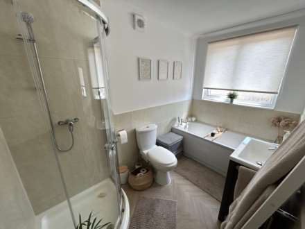 18 Pennine Avenue, Chadderton, OL9 8PH, Image 19