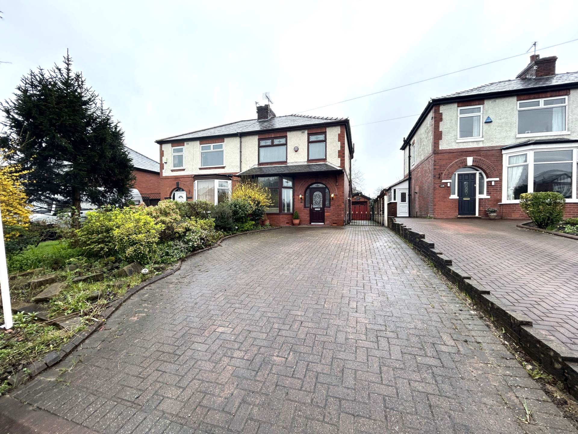540 Broadway, Chadderton, OL9 9NJ, Image 1