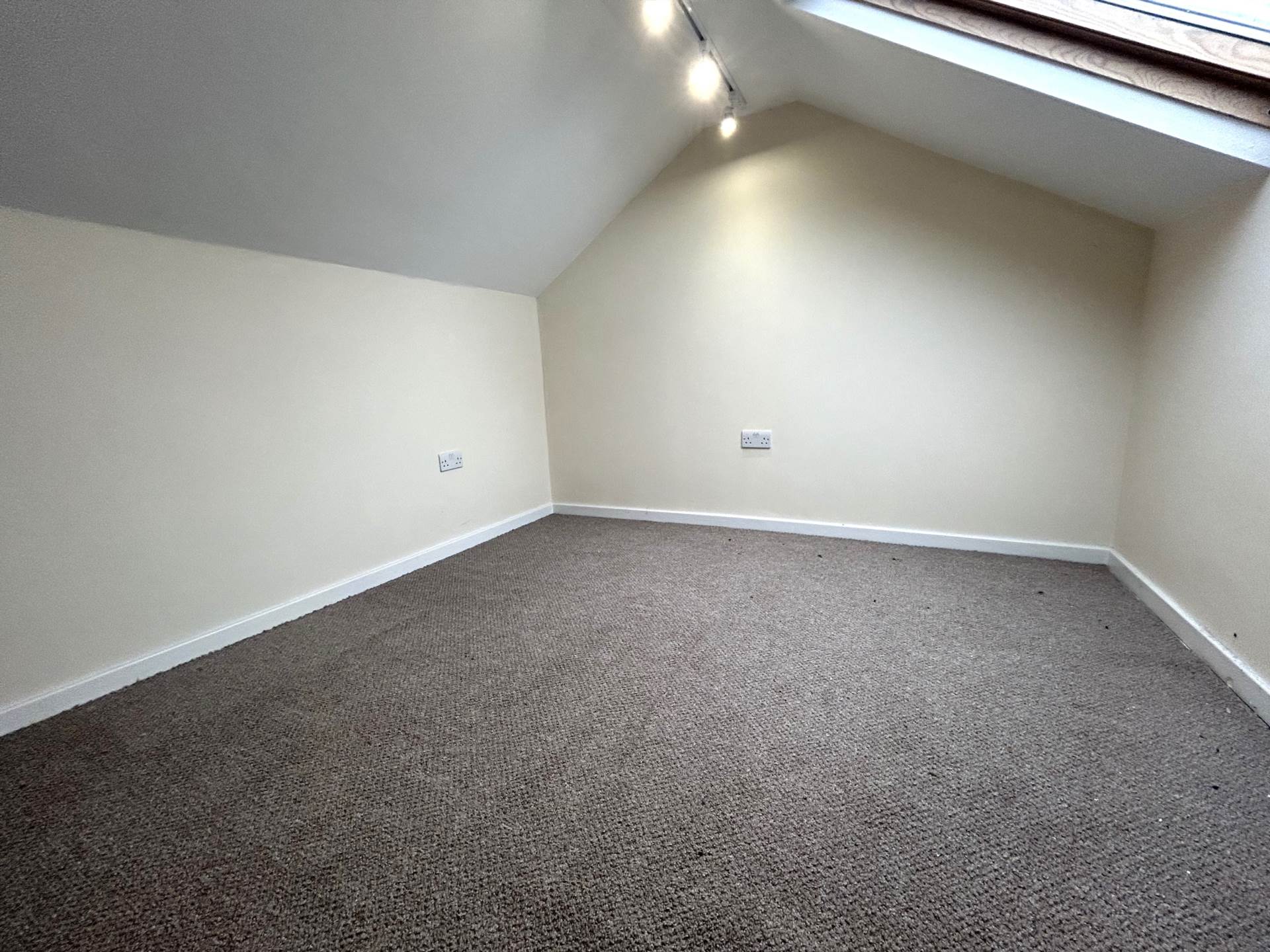 540 Broadway, Chadderton, OL9 9NJ, Image 23