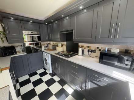 Ilkley Close, Oldham, Image 4
