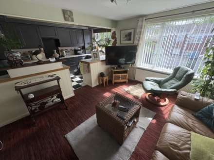 Ilkley Close, Oldham, Image 6