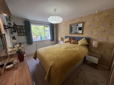 Ilkley Close, Oldham, Image 8