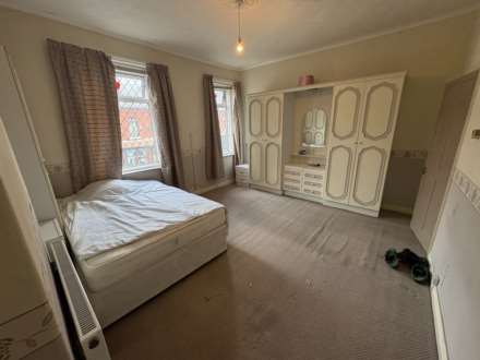 Hillside Avenue, Oldham, Image 13