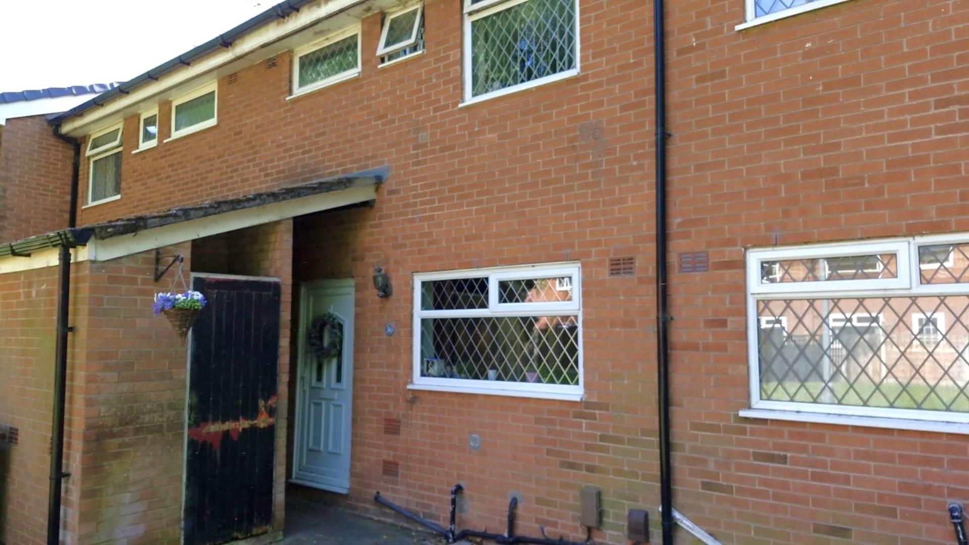 Summercroft, Oldham, Image 1