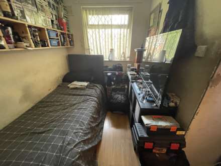 Summercroft, Oldham, Image 9