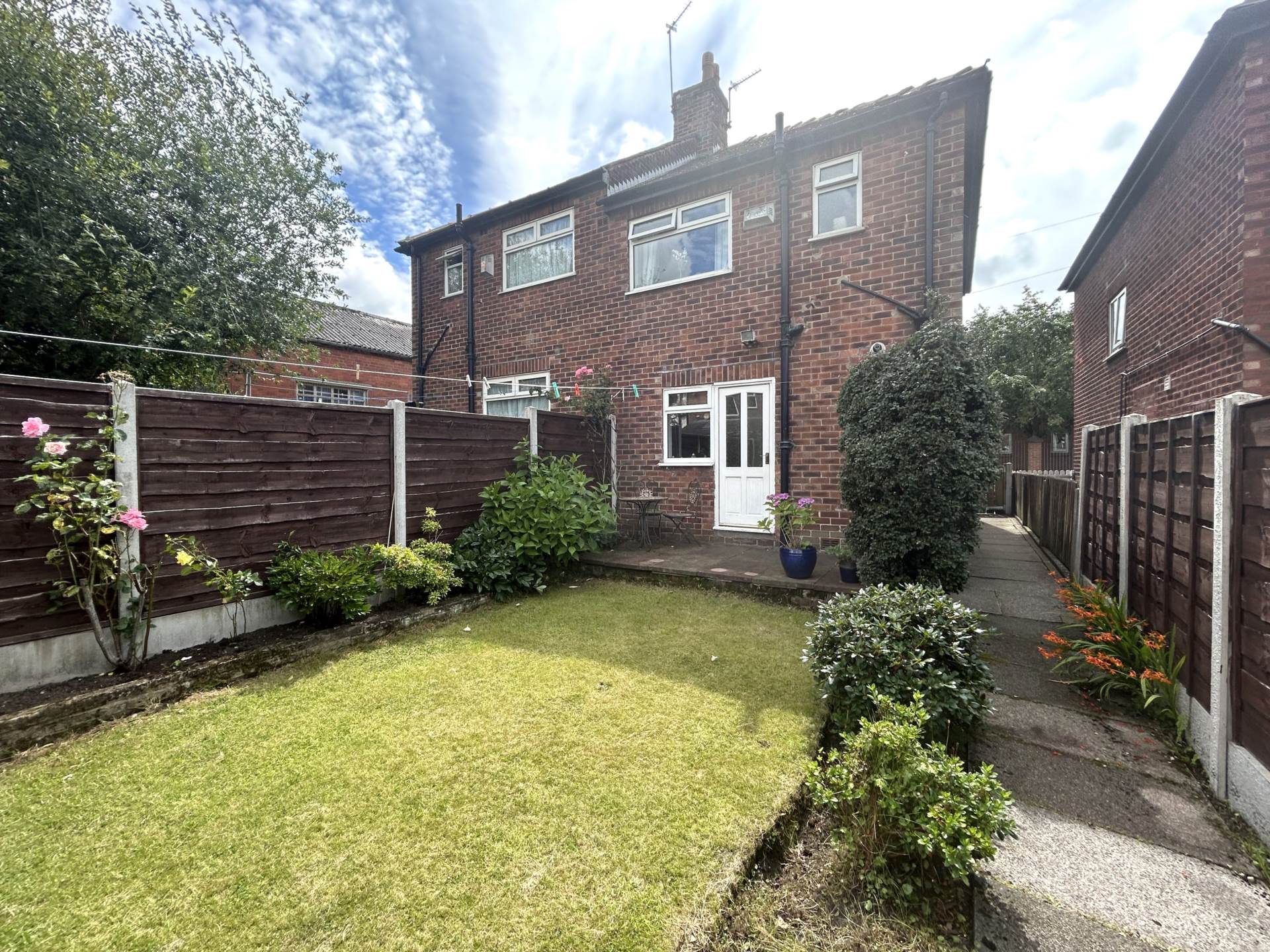 14 Moreton Street, Oldham, OL9 0LP, Image 18