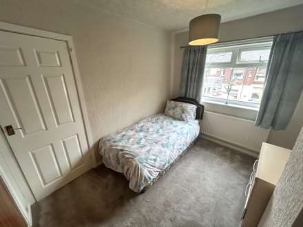 14 Moreton Street, Oldham, OL9 0LP, Image 12