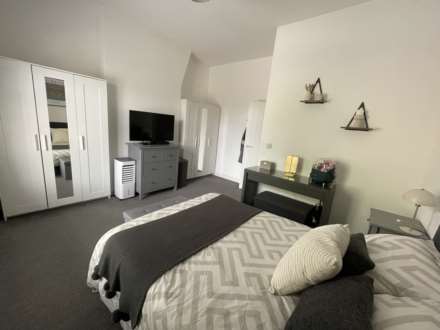 Foxdenton Lane, Chadderton OL99QS, Image 4