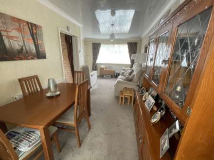 16 Huntingdon Avenue, Chadderton, Oldham, Image 4