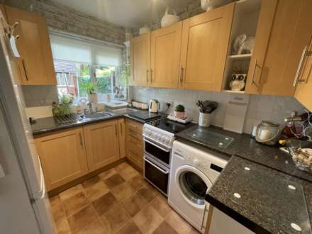 16 Huntingdon Avenue, Chadderton, Oldham, Image 5