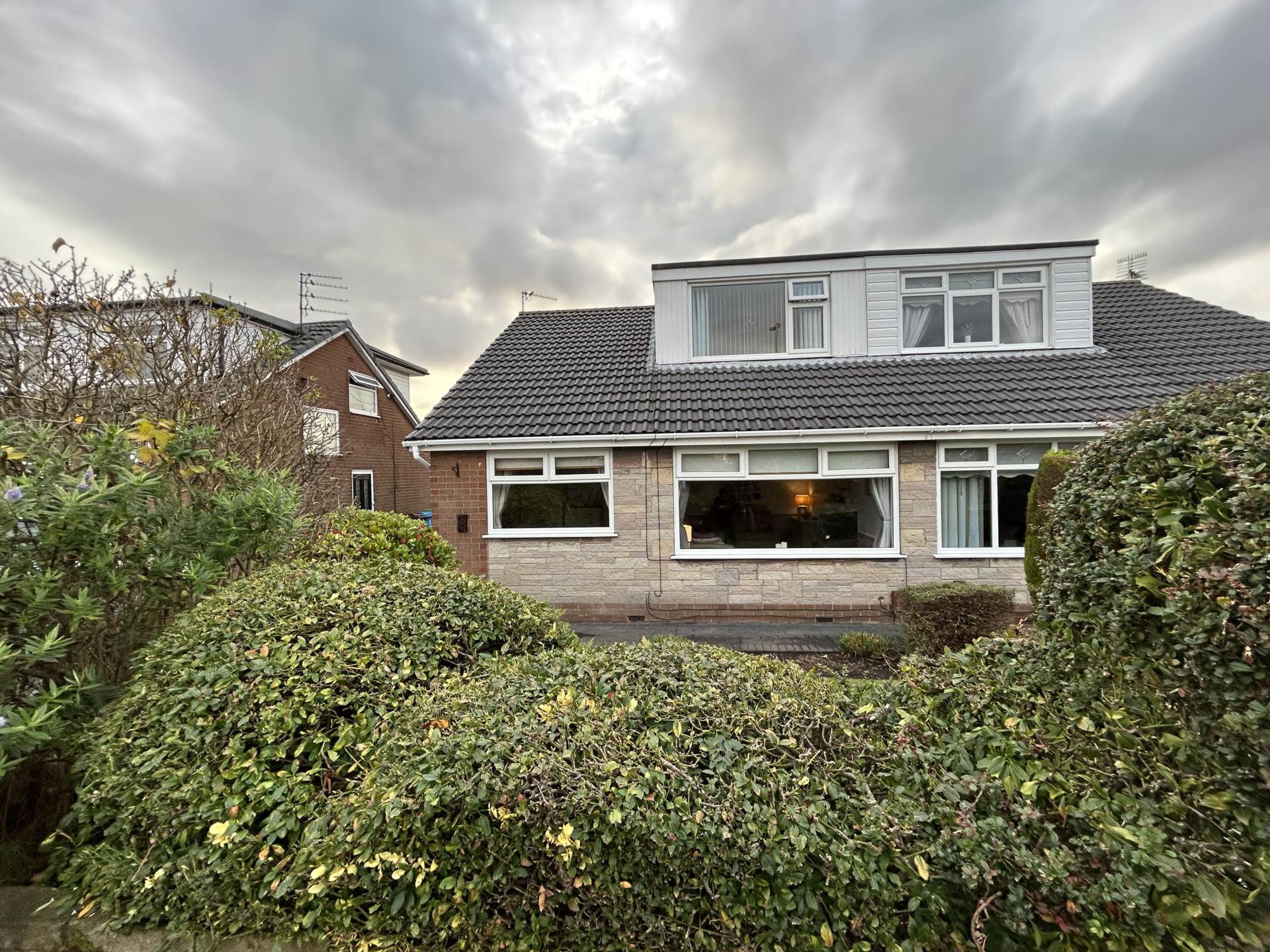 8 Chichester Crescent, Chadderton, OL9 0RW, Oldham, Image 1