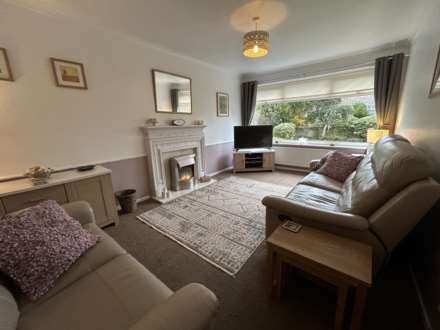 8 Chichester Crescent, Chadderton, OL9 0RW, Oldham, Image 3