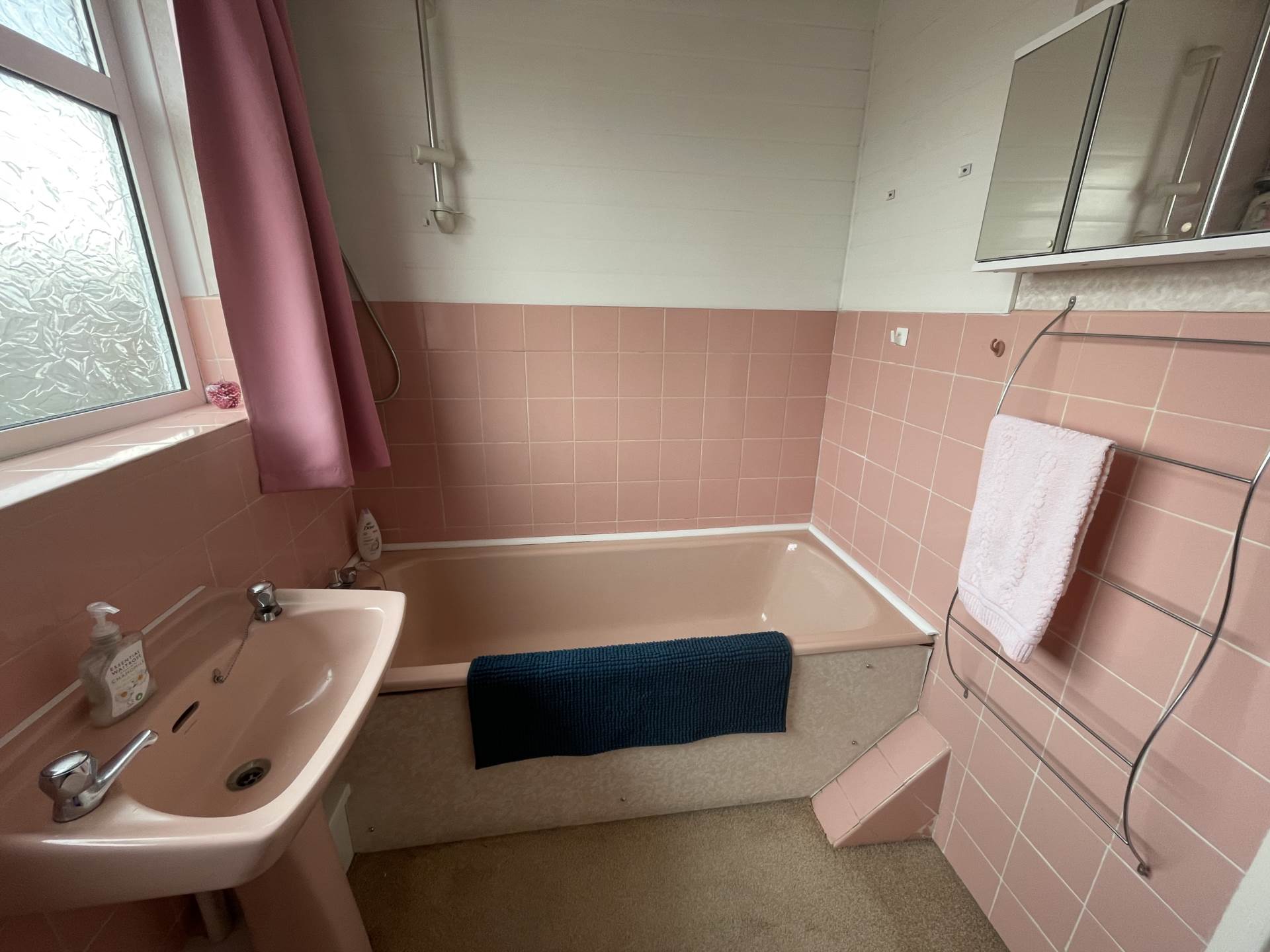 18 Norwich Avenue, Chadderton, OL9 0BA, Image 18
