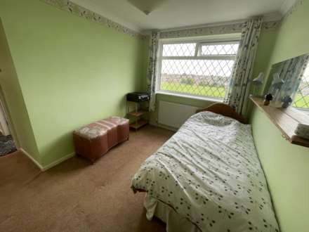 18 Norwich Avenue, Chadderton, OL9 0BA, Image 15
