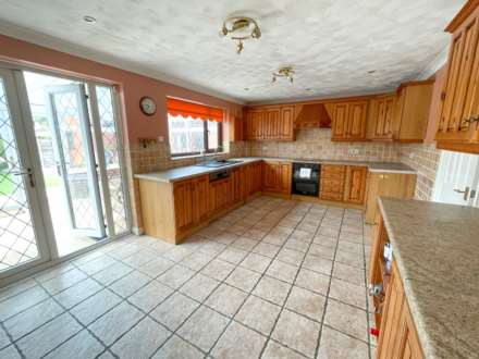 Birchwood, Oldham OL9 9UJ, Image 4