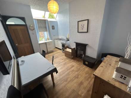 187 Denton Lane, Oldham, OL9 9DQ, Image 2