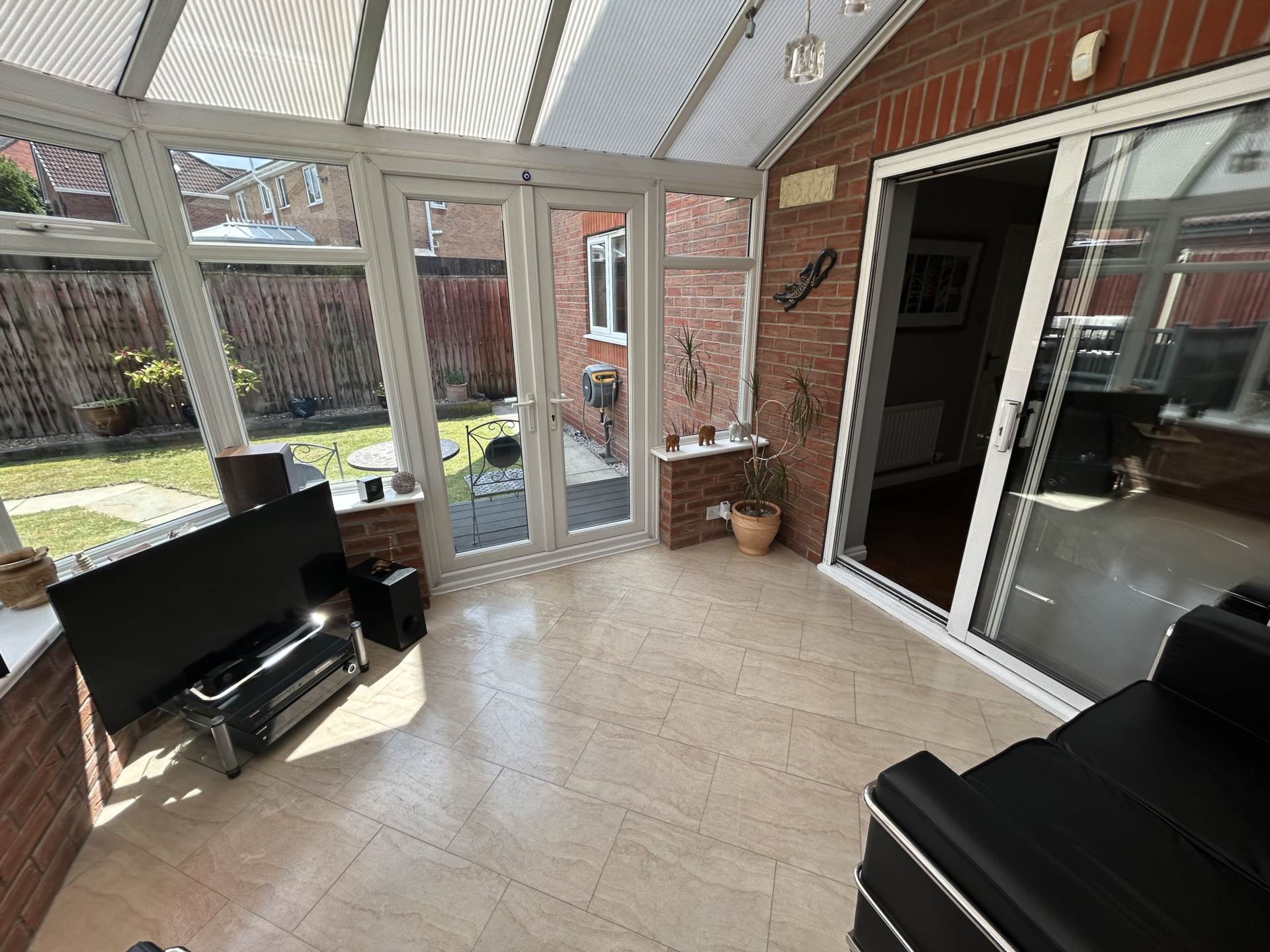 Gulvain Place, Oldham, Image 12