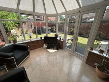 Gulvain Place, Oldham, Image 10