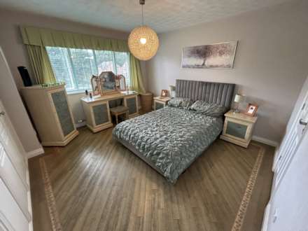 Gulvain Place, Oldham, Image 16