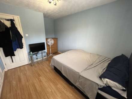 Gulvain Place, Oldham, Image 18