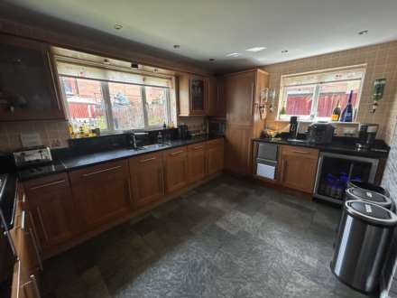 Gulvain Place, Oldham, Image 4