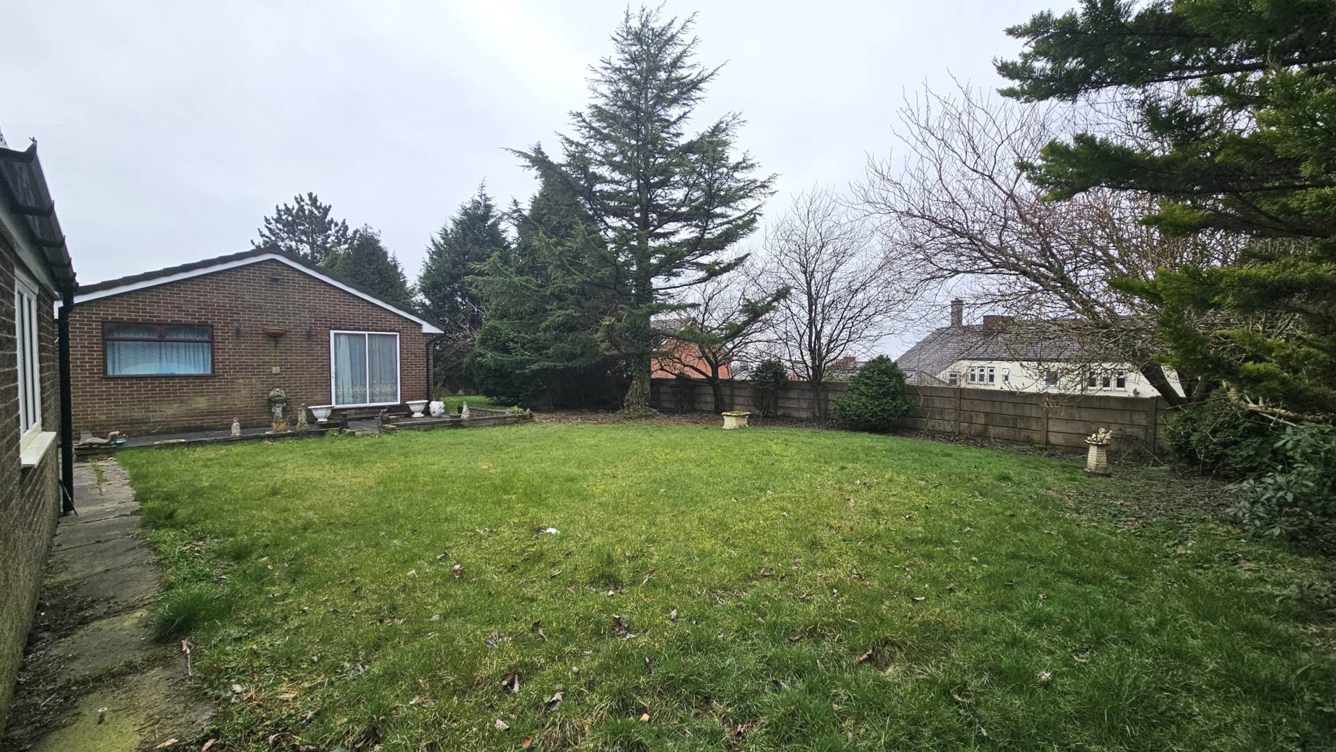 16 Falklend Close, Oldham, OL4 2LQ, Image 2