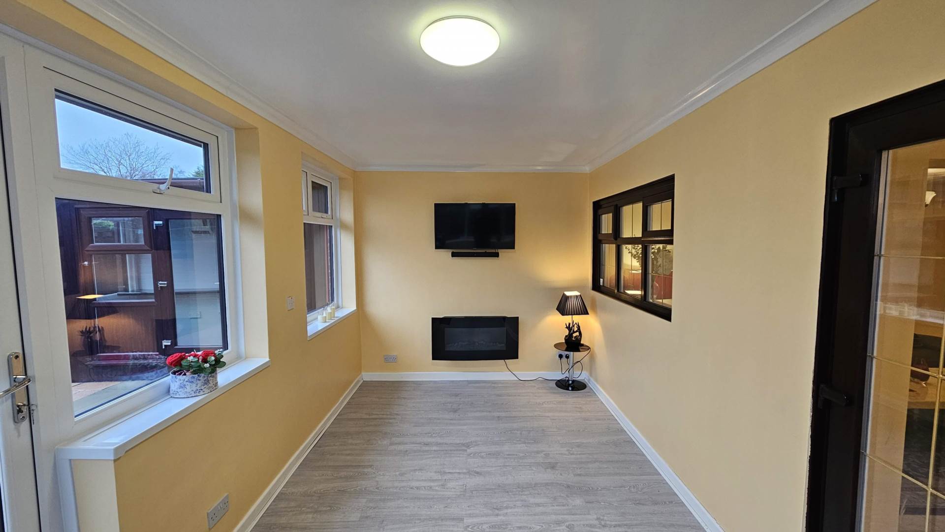 Rowanwood, Oldham, Image 14